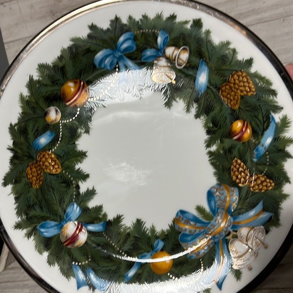 Gorgeous condition - was used for display so no scratching or use - Picture 1 of 6